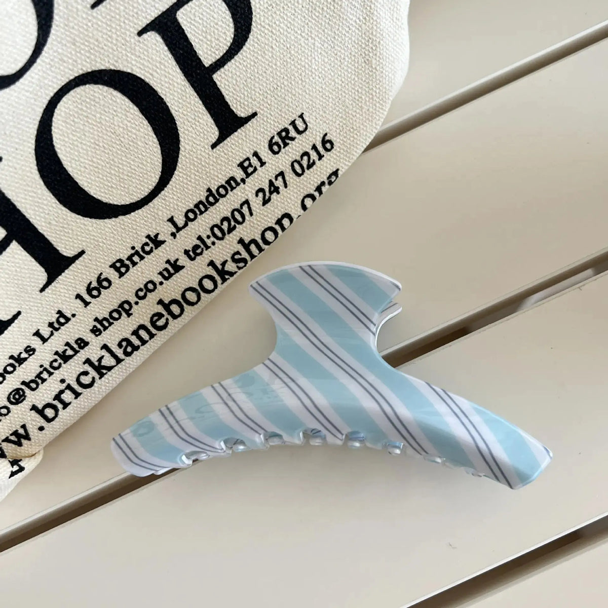 3pcs Pastel Striped Acrylic Hair Claw Clips with Glossy Surface, Durable Spring Clasp Firmly Holds Hair. Two Classic Shapes Suit Thick & Thin Hair, Perfect for Casual Daily Updo Styling.,sohochic