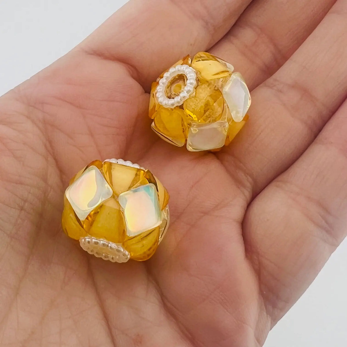 F15-Solid Colored Handcrafted Glass Dimond Beads 2 Pack