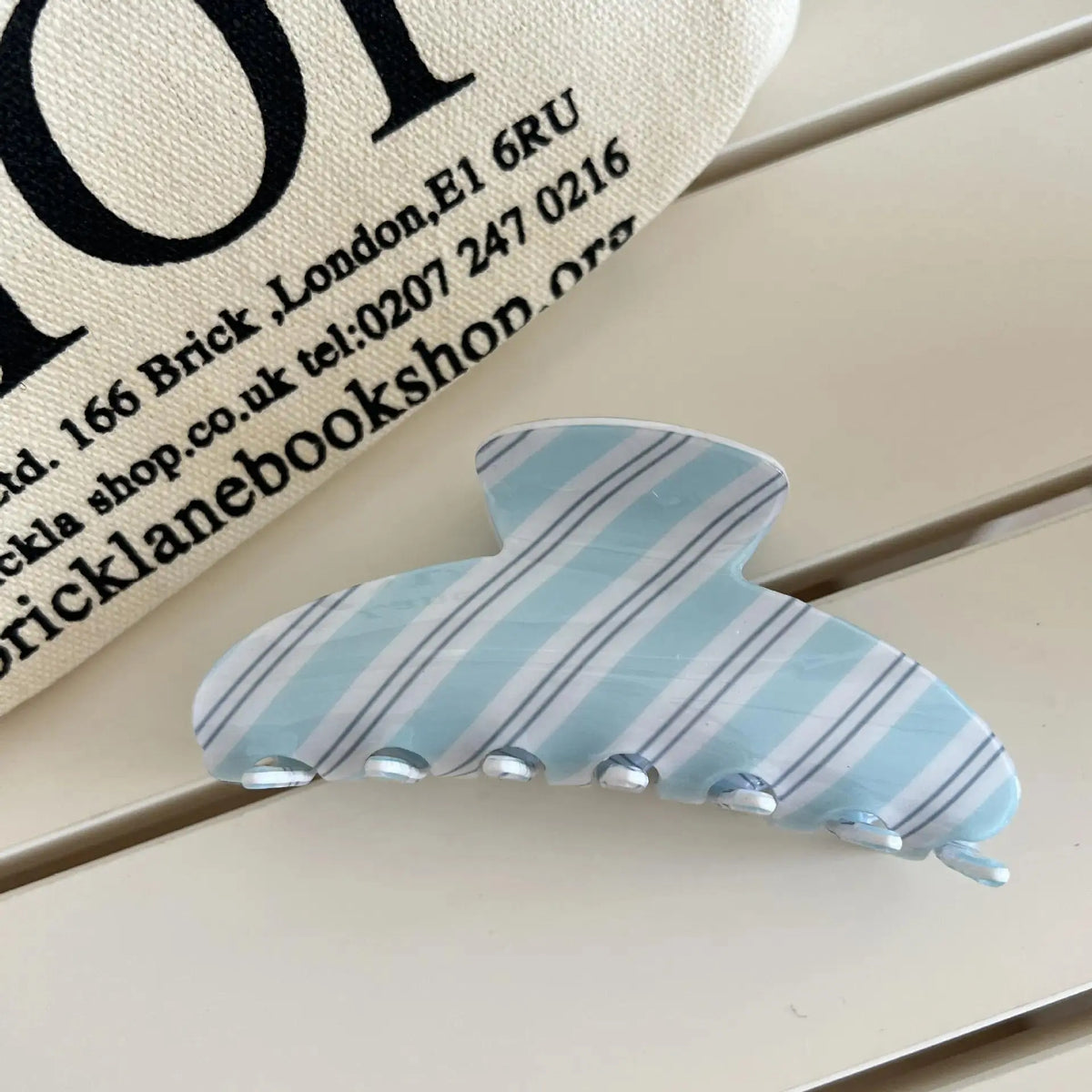 3pcs Pastel Striped Acrylic Hair Claw Clips with Glossy Surface, Durable Spring Clasp Firmly Holds Hair. Two Classic Shapes Suit Thick & Thin Hair, Perfect for Casual Daily Updo Styling.,sohochic