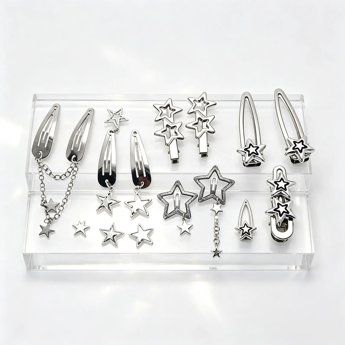 Women's Minimalist Retro Hollow Stars Metal Hair Clips - Cute Star Pendant Decor Barrettes with Secure Grip, Collectible Fashion Accessories for Parties, Birthdays