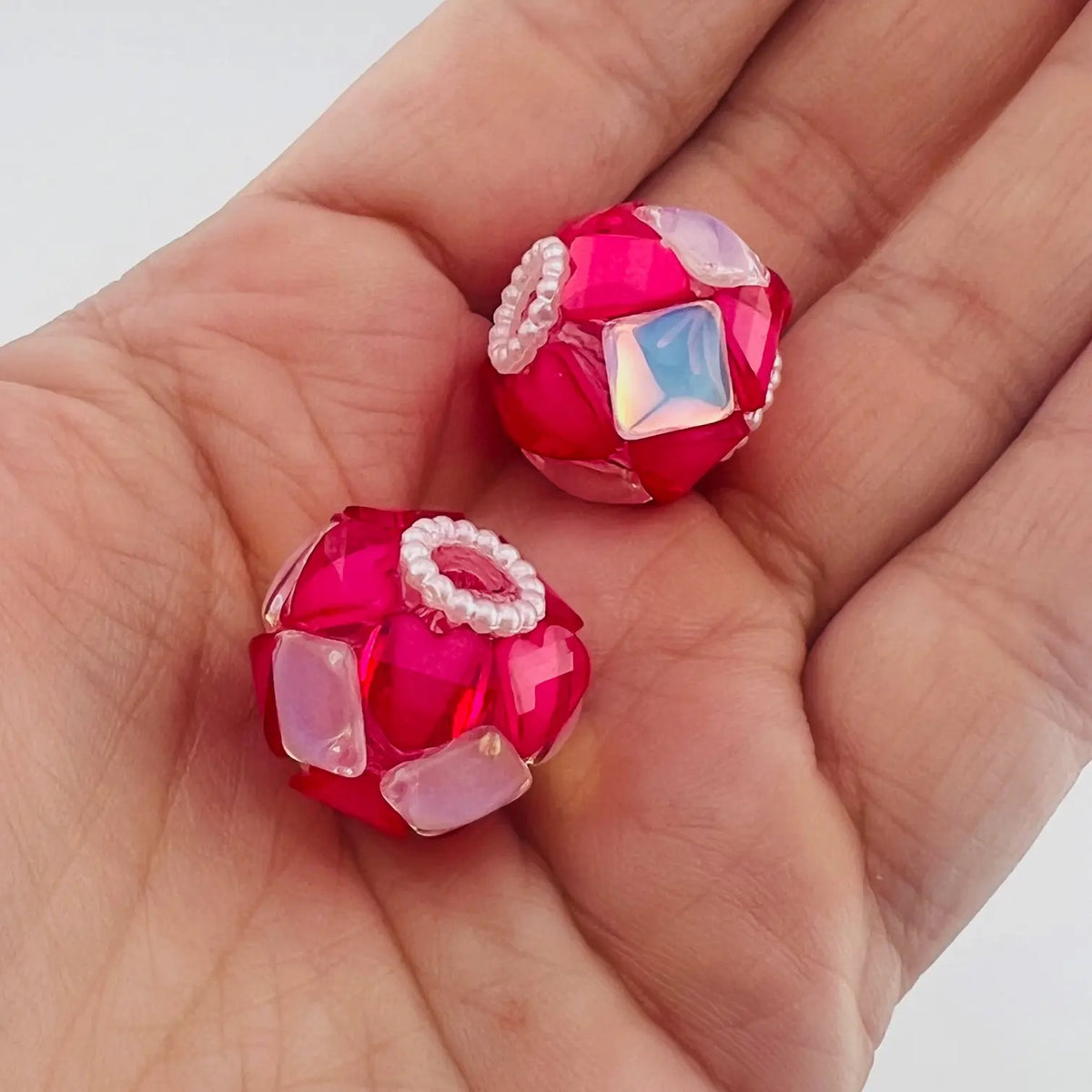 F15-Solid Colored Handcrafted Glass Dimond Beads 2 Pack