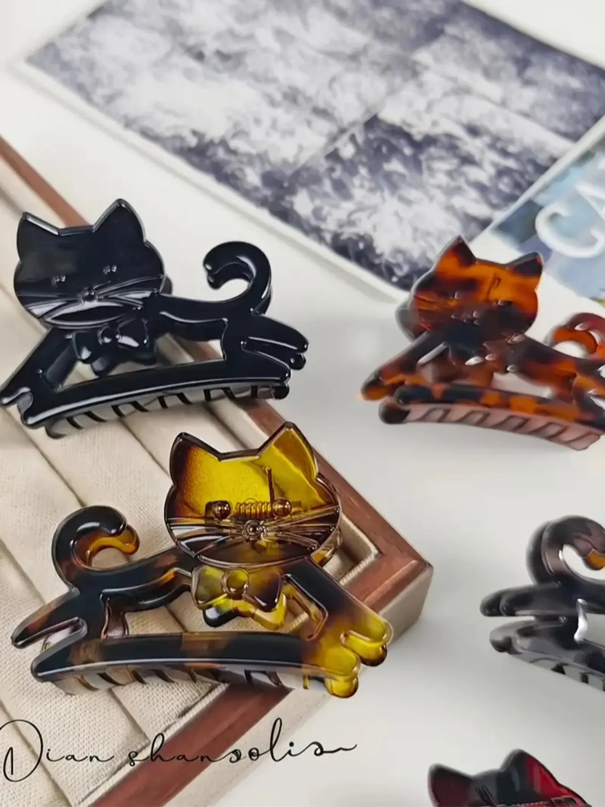 5‑Pack Cute Cat Shaped Hair Claw Clips Set, Tortoise Shell Animal Design Non‑Slip Jaw Hair Clamps, Novelty Aesthetic Decorative Hair Grab Clips, Strong Hold Hair Accessories for Women & Girls Thick Thin Hair, Hair Claws Set