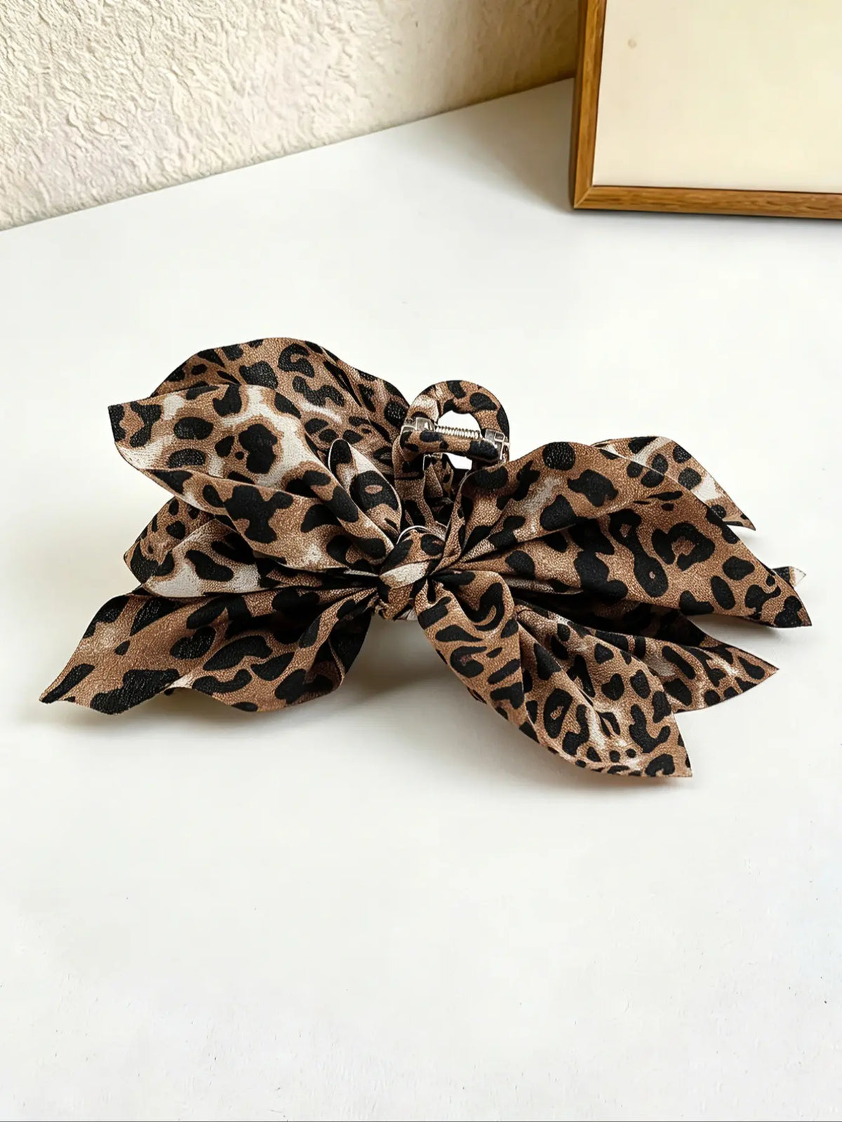 Boho Lotus Print Bow Hair Clip, Elegant Versatile Leopard Fabric Knot Butterfly Clip, Shark Bite Hair Claw for Daily and Beach Vacations, Fun Claw Clips, Super Cute Clips, Boho Hair Accessories