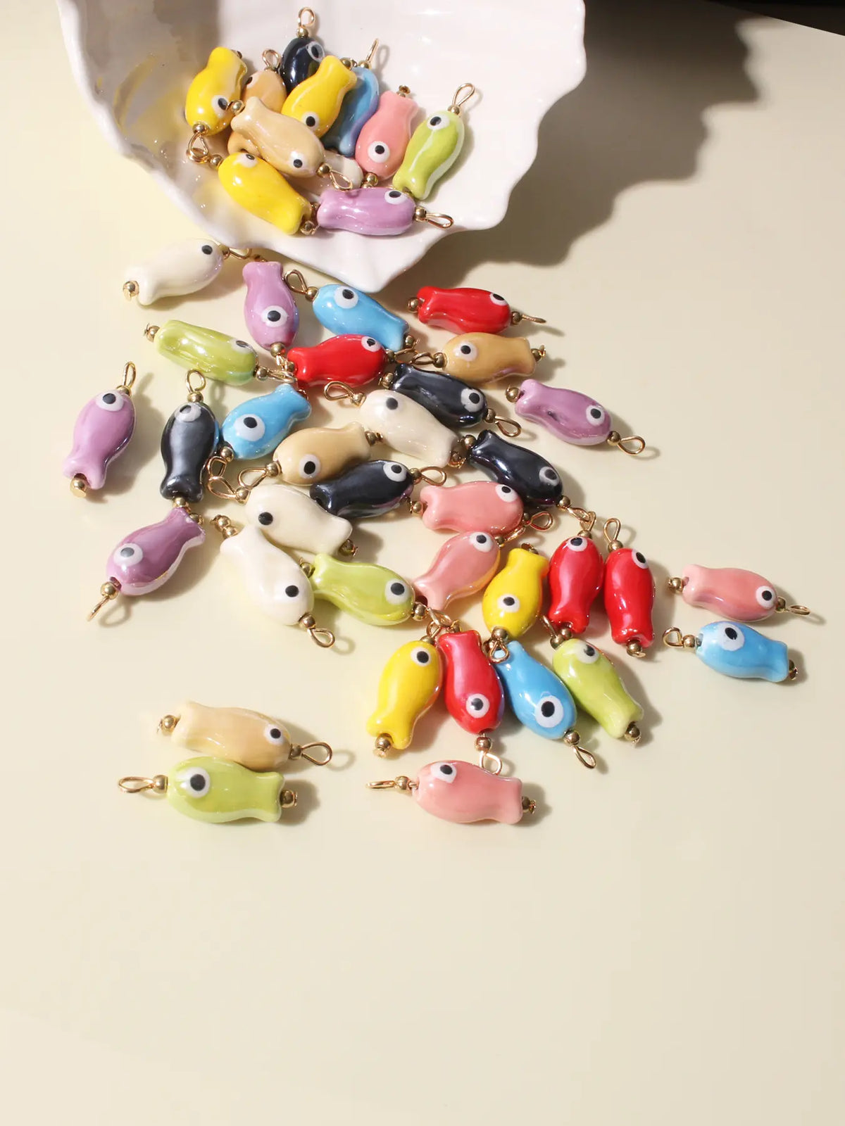 5pcs Colorful Ceramic Fish Pendants, DIY Jewelry Accessories, Necklace Earring Making Supplies (colors Random), Marine Life Design, Marine Life Charm, Beads Charms Accessories, Diy With Charms