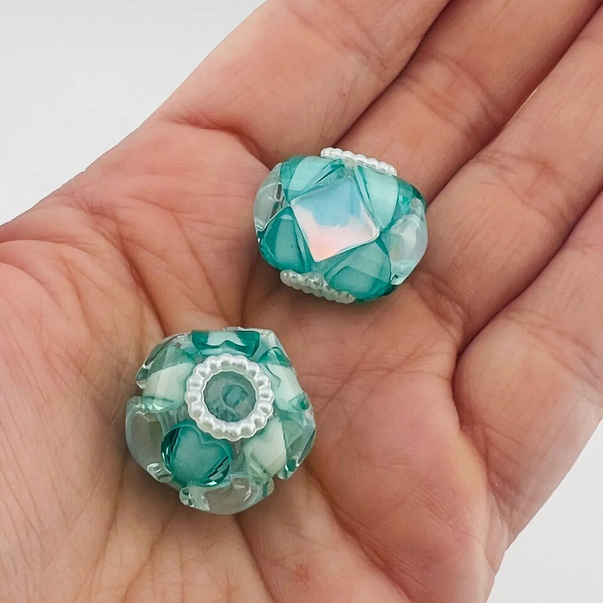 F15-Solid Colored Handcrafted Glass Dimond Beads 2 Pack