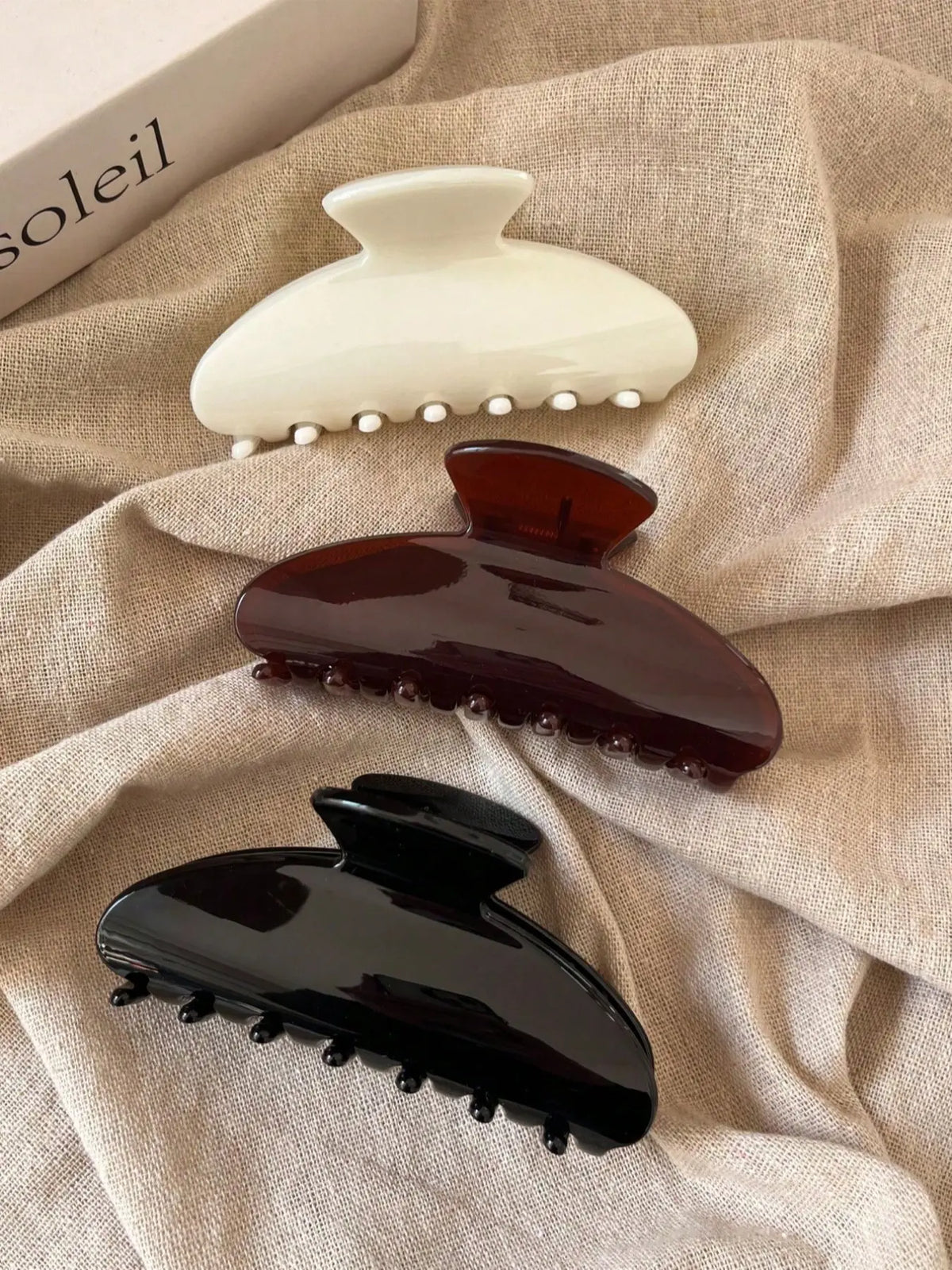 3PCS Women's Lightweight Plastic Hair Clips, Minimalist Solid Color Hair Claws Set, Versatile, for Daily, Casual, Party, Commute, Hairstyling & Makeup, 3.54in/9cm Black & White